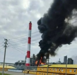 После атаки БПЛА остановлен один из ключевых нефтеперерабатывающих заводов России