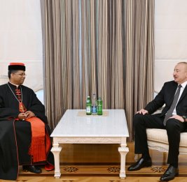 
Президент Ильхам Алиев принял префекта Дикастерии по межрелигиозному диалогу Святого Престола