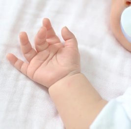 
В Шамкире младенец скончался по дороге в больницу