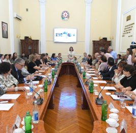 В Президентской библиотеке прошел круглый стол, посвященный 120-летию со дня рождения Народного поэта Самеда Вургуна