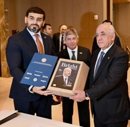 Али Асадову вручен специальный выпуск журнала Bright Uzbekistan в ходе визита в Узбекистан