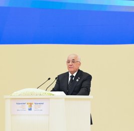 
Али Асадов назвал объем инвестиций в экономику Азербайджана за последние 20 лет
