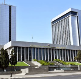 
Проходит очередное пленарное заседание Милли Меджлиса
