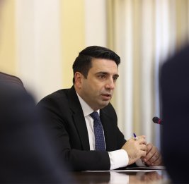 
Оставят ли Симоняна?