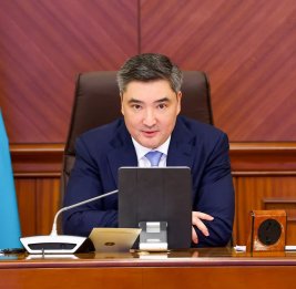 
Бектенов поручил усилить контроль на границах Казахстана для недопущения дефицита топлива