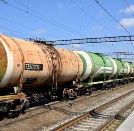 
Очередной состав с дизелем и зерном отправлен из Азербайджана в Армению