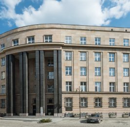 В Польше пояснили, почему отозвали у Зеленского орден, которым награждались Муссолини и Екатерина II