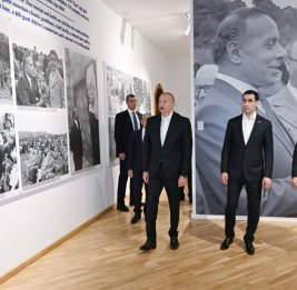
Ознакомление с выставкой &laquo;Гейдар Алиев и Карабах&raquo; в Шуше