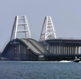 Украина заявила об уничтожении железнодорожного моста в Крыму