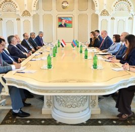 Председатель парламента Йемена высоко оценил развитие Азербайджана