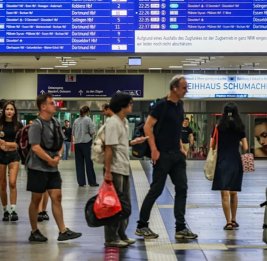 
В Германии по всей стране встали поезда из-за сбоя в системе радиосвязи