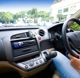 
В России проверят на безопасность праворульные автомобили