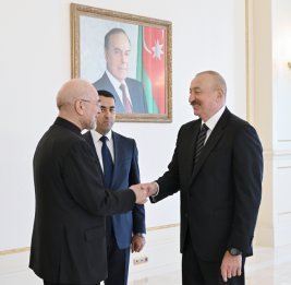 Друзья познаются в беде