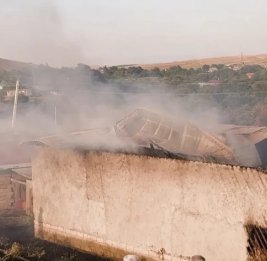 
В Джалилабаде полностью сгорел одноэтажный дом