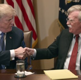 
Трамп обрушился на своего бывшего советника