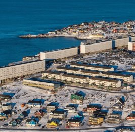 
В Гренландии обнаружили опасные отходы, оставленные американскими военными