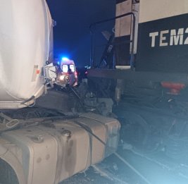 МЧС: В Сумгайыте столкнулись поезд и бензовоз