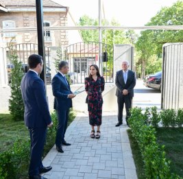 
Лейла Алиева побывала в Шекинской городской Школе искусств