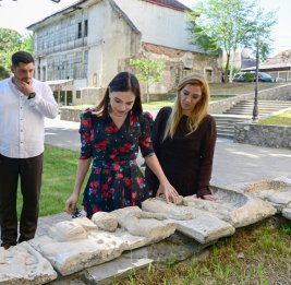 
Лейла Алиева ознакомилась с работами, проводимыми в парке имени Мухаммеда Физули в городе Шеки