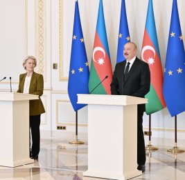 Президент Ильхам Алиев и президент Европейской комиссии выступили с заявлениями для прессы