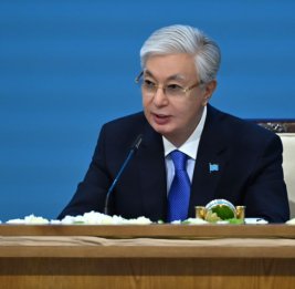 
Токаев: Казахстан стремится стать ведущим региональным логистическим узлом между Европой и Азией