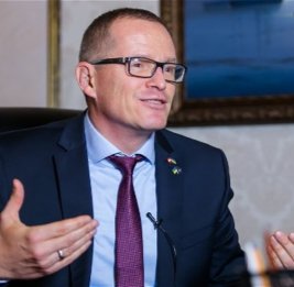 Фелингер призвал Баку присоединиться к НАТО