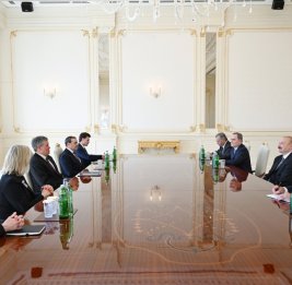 
Президент Ильхам Алиев принял члена Комитета Сената США по иностранным делам