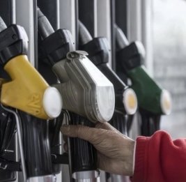 
Минэнерго Казахстана опровергло сообщения о запросе России на поставку бензина