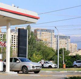 
Кыргызстан обратился к Казахстану с просьбой о поставках бензина