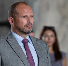 Глава Минобороны Бельгии призвал Европу не раздражать Трампа