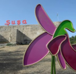 
В Шуше запретили переносить памятники без согласования