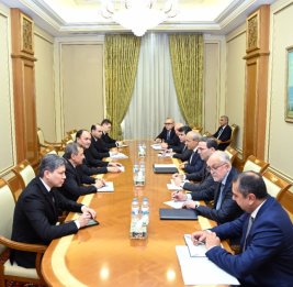 Председатель Халк Маслахаты Туркменистана принял азербайджанскую делегацию