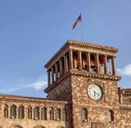 В Иреване одобрили изменения: вместо &laquo;родины&raquo; - &laquo;республика Армения&raquo;