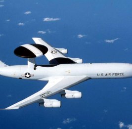 СМИ: У Персидского залива заметили самолет США дальнего радиолокационного обнаружения
