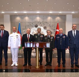 Министр обороны Азербайджана находится с рабочим визитом в Турции