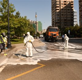В столице проведен очередной внутренний субботник