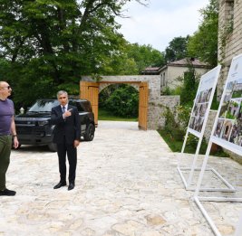 Президент Ильхам Алиев ознакомился с новым корпусом отеля Yasəmən в Шуше