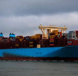 
UKMTO: Контейнеровоз у побережья Омана подвергся атаке