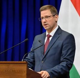 В Венгрии лидер фракции оппозиционной партии ФИДЕС ушел в отставку