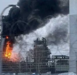 Удары по НПЗ обвалили нефтепереработку в России до минимума с 2005 года