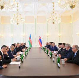 В Шуше состоялась встреча Президента Ильхама Алиева с Президентом Словацкой Республики в расширенном составе