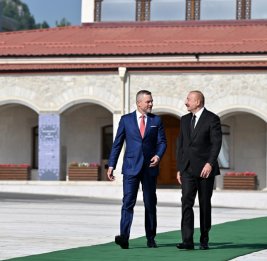 Опубликованы кадры визита президента Словакии в Карабах