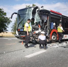 
В Чехии в результате столкновения двух автобусов пострадали 17 человек