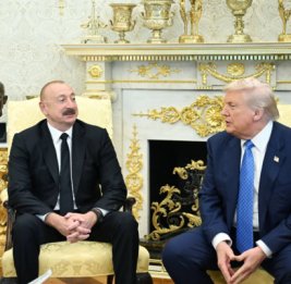 
Алиев назвал Трампа &laquo;человеком мира&raquo;. Трамп отреагировал