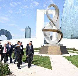 
Премьер-министр Государства Палестина посетил Парк Победы в Баку