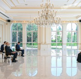 
Президент Ильхам Алиев принял верительные грамоты новоназначенного посла Омана в Азербайджане