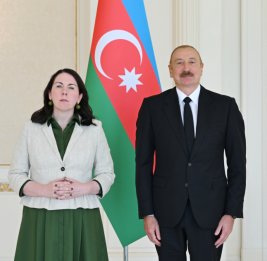 
Президент Ильхам Алиев принял верительные грамоты новоназначенного посла Ирландии в Азербайджане