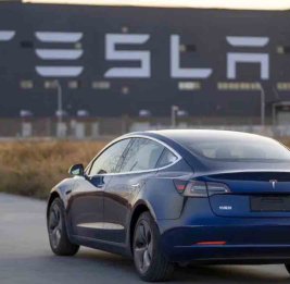 Tesla обязали отремонтировать тысячи машин
