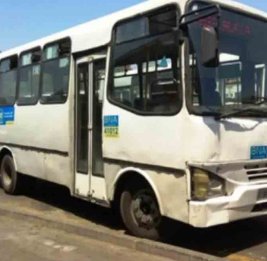 Старые автобусы и разбитый асфальт: почему поездка в дачный массив Сарай занимает почти час?