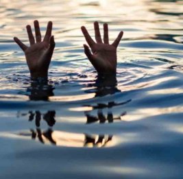 Продолжаются поиски утонувшего в море два дня назад 22-летнего парня